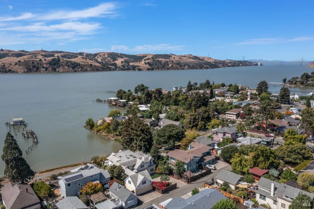 455 W I STREET Benicia, CA 94510