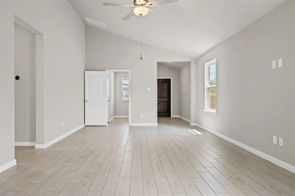 245 Ironshoe Trail Liberty Hill, TX 78642