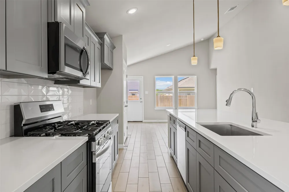 245 Ironshoe Trail Liberty Hill, TX 78642