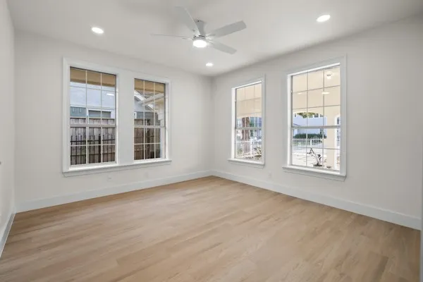 644 Tyler Street Dallas, TX 75208