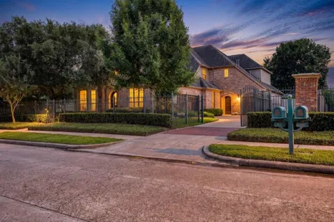 18 Waters Lake Boulevard