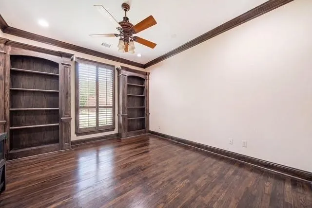 18 Waters Lake Boulevard Missouri City, TX 77459
