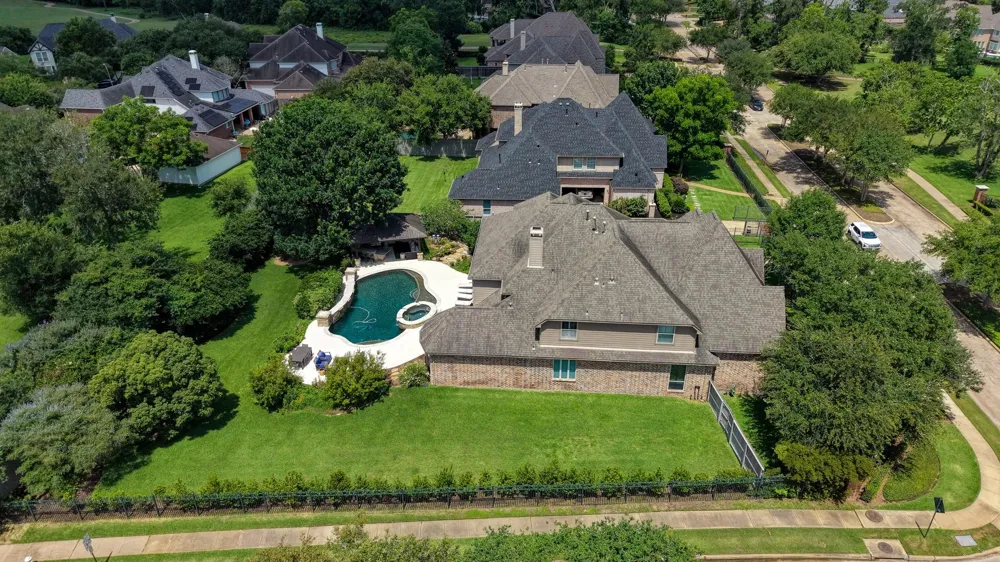 18 Waters Lake Boulevard Missouri City, TX 77459