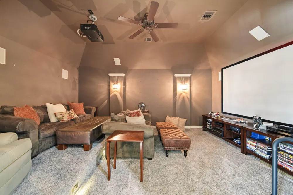 18 Waters Lake Boulevard Missouri City, TX 77459