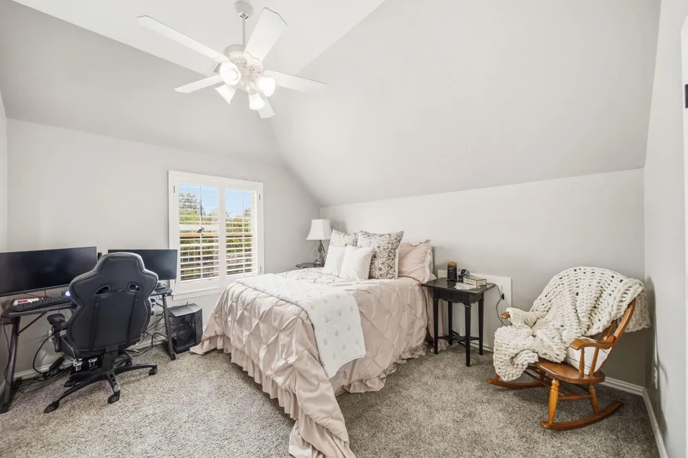 18 Waters Lake Boulevard Missouri City, TX 77459