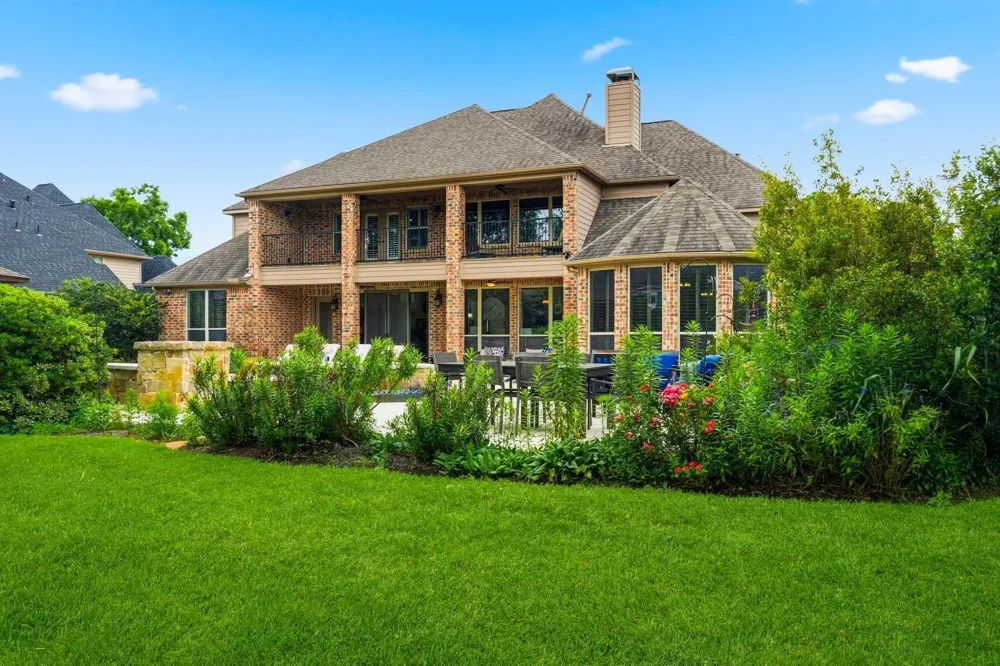 18 Waters Lake Boulevard Missouri City, TX 77459