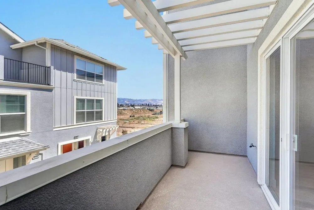 122 Skyline Vista Way Watsonville, CA 95076