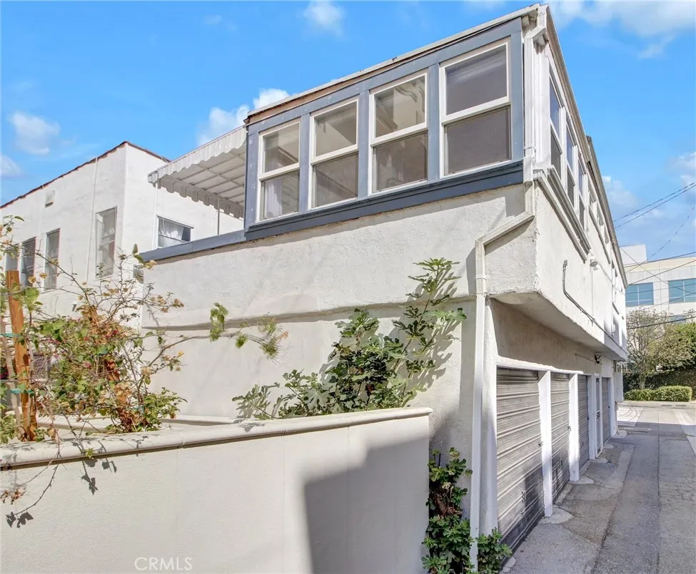 124 S Elm Drive #9 Beverly Hills, CA 90212