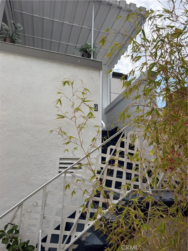 124 S Elm Drive #9 Beverly Hills, CA 90212