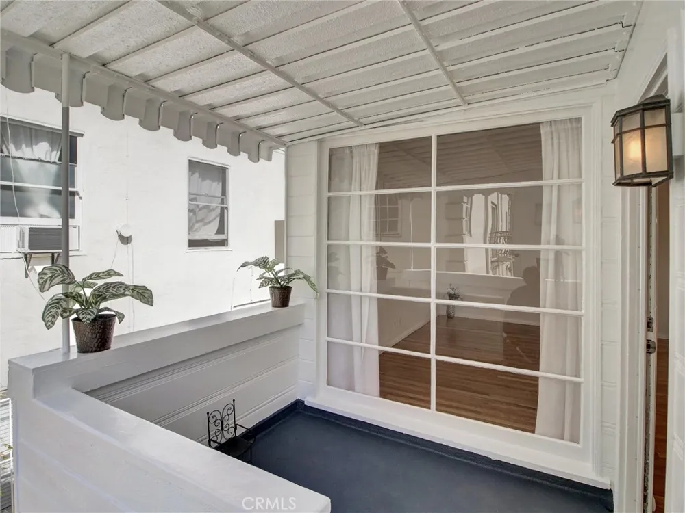 124 S Elm Drive #9 Beverly Hills, CA 90212