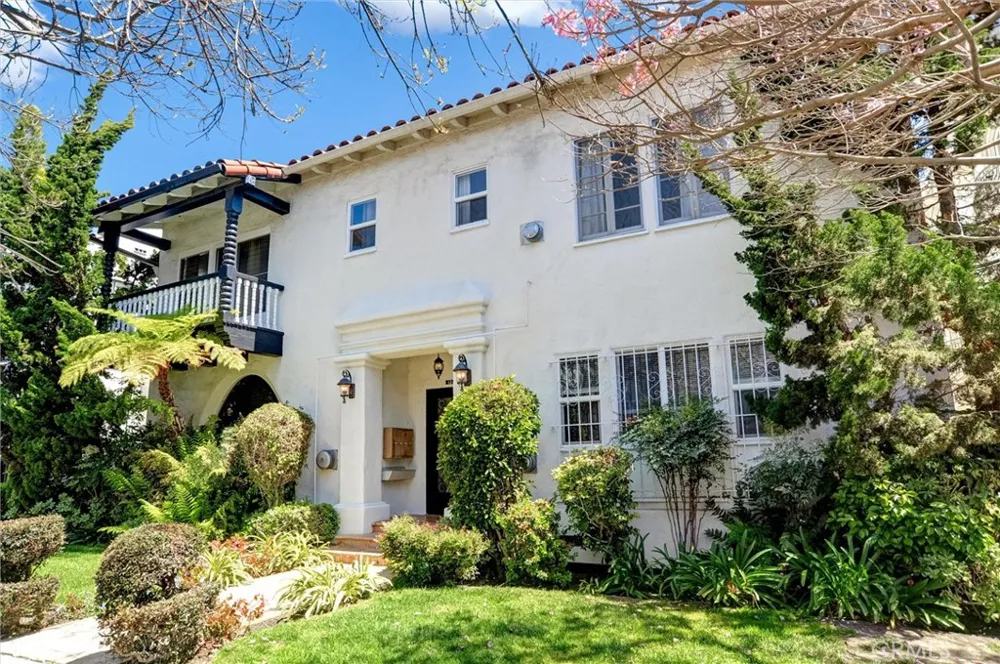 124 S Elm Drive #9 Beverly Hills, CA 90212