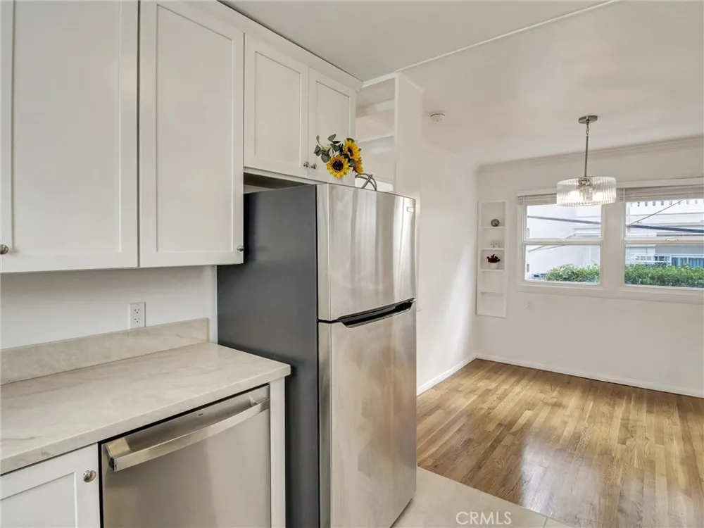 124 S Elm Drive #9 Beverly Hills, CA 90212