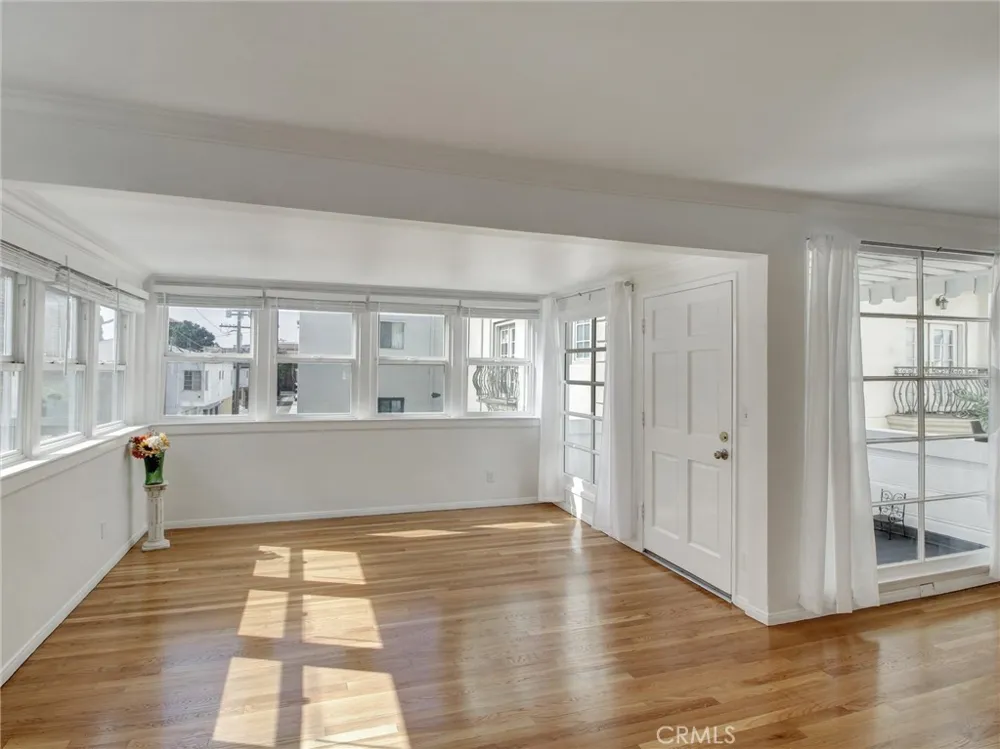 124 S Elm Drive #9 Beverly Hills, CA 90212