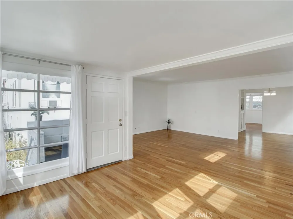 124 S Elm Drive #9 Beverly Hills, CA 90212