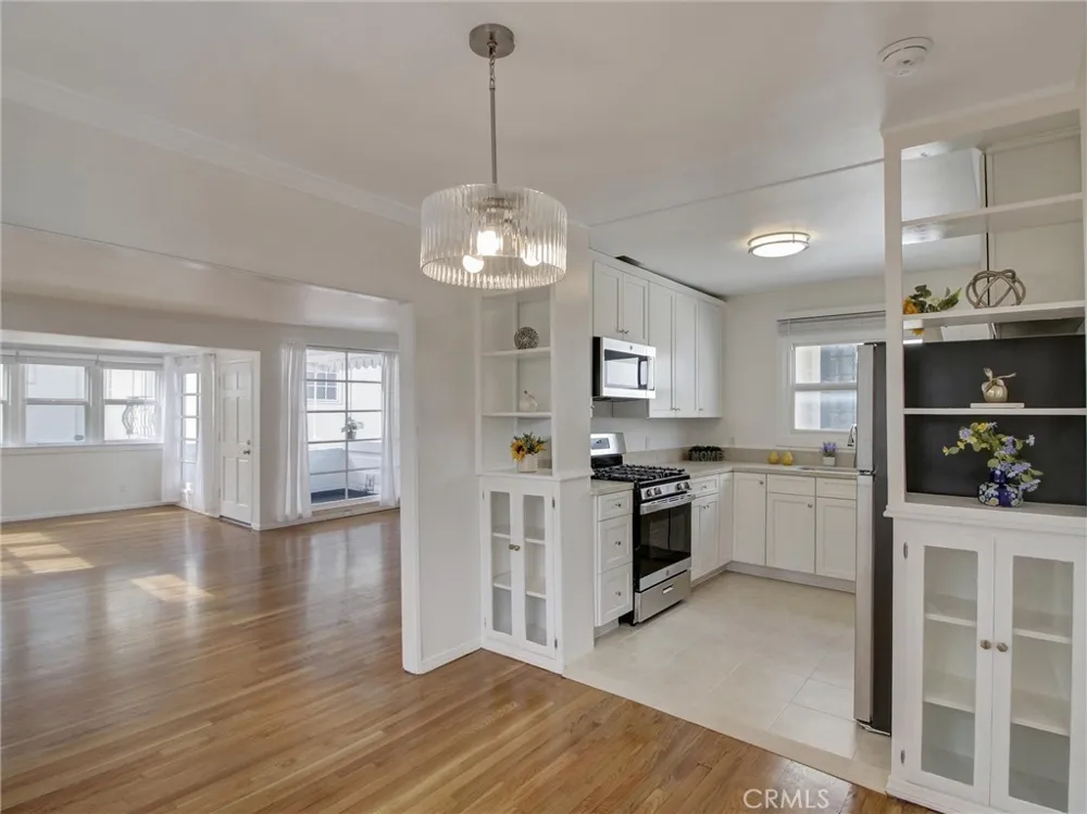 124 S Elm Drive #9 Beverly Hills, CA 90212