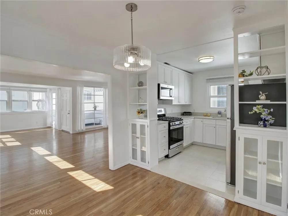 124 S Elm Drive #9 Beverly Hills, CA 90212