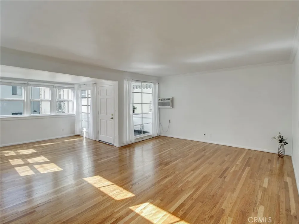 124 S Elm Drive #9 Beverly Hills, CA 90212