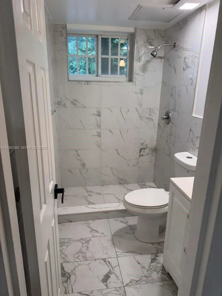 160 NE 55th St #3 Miami, FL 33137