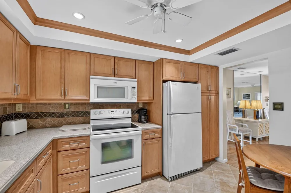 5510 OCEAN #207 Ocean Ridge, FL 33435