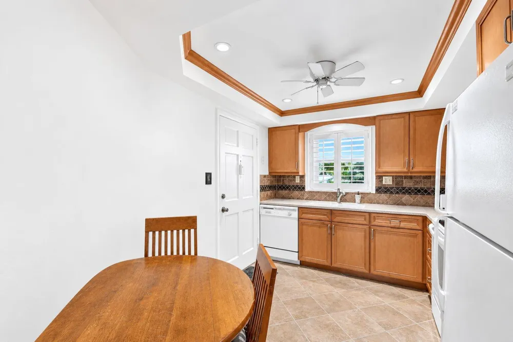 5510 OCEAN #207 Ocean Ridge, FL 33435