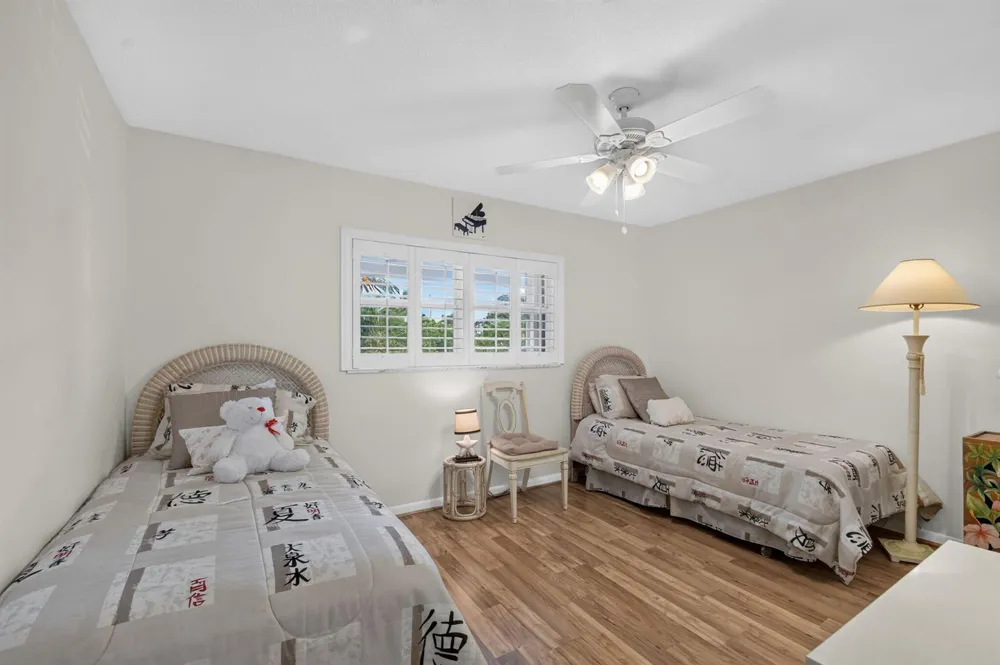 5510 OCEAN #207 Ocean Ridge, FL 33435