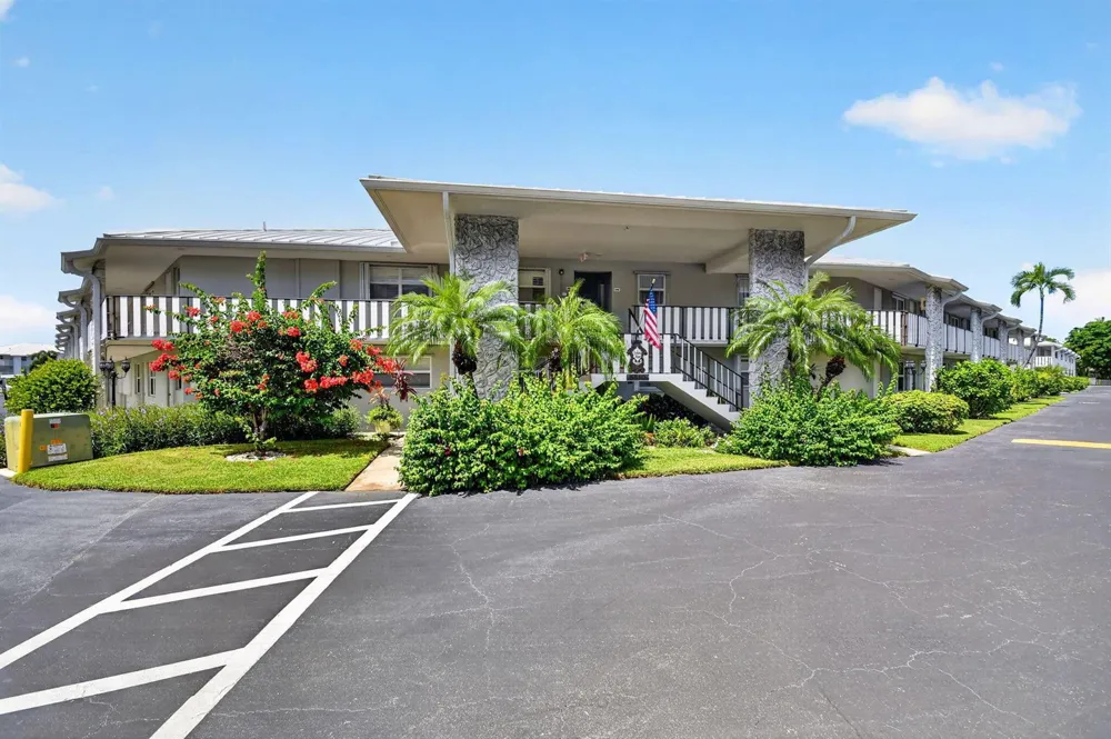 5510 OCEAN #207 Ocean Ridge, FL 33435