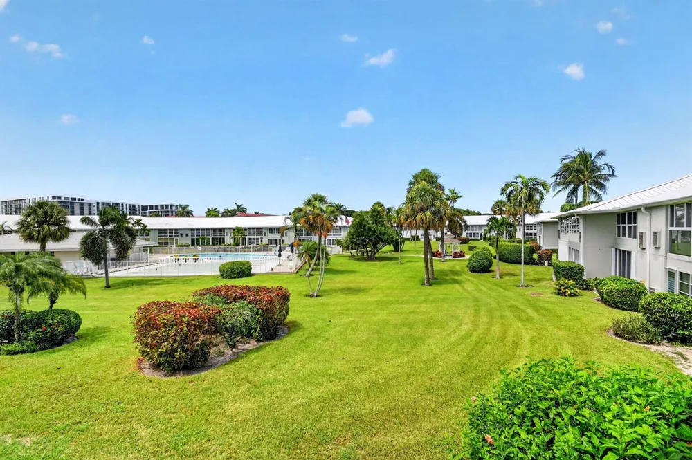 5510 OCEAN #207 Ocean Ridge, FL 33435