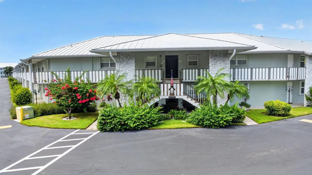 5510 OCEAN #207 Ocean Ridge, FL 33435