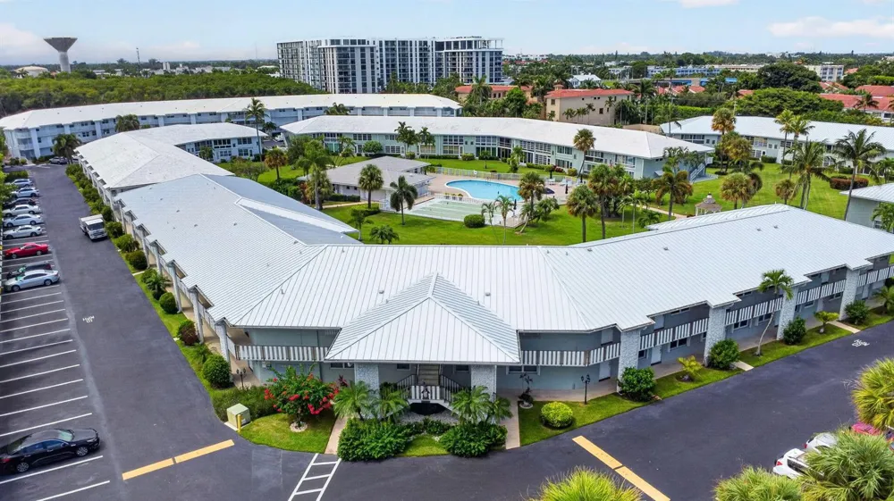 5510 OCEAN #207 Ocean Ridge, FL 33435
