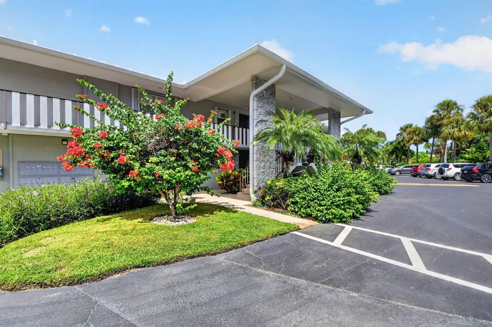 5510 OCEAN #207 Ocean Ridge, FL 33435