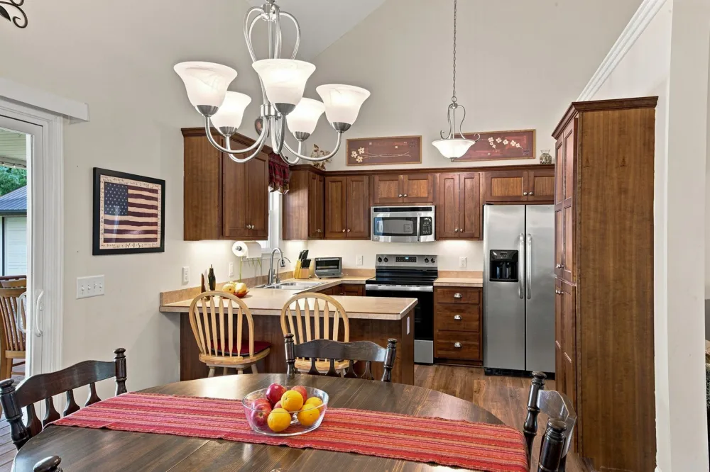 526 Aubrey Ln Burns, TN 37029