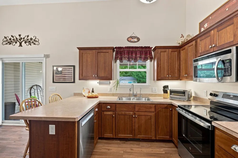 526 Aubrey Ln Burns, TN 37029