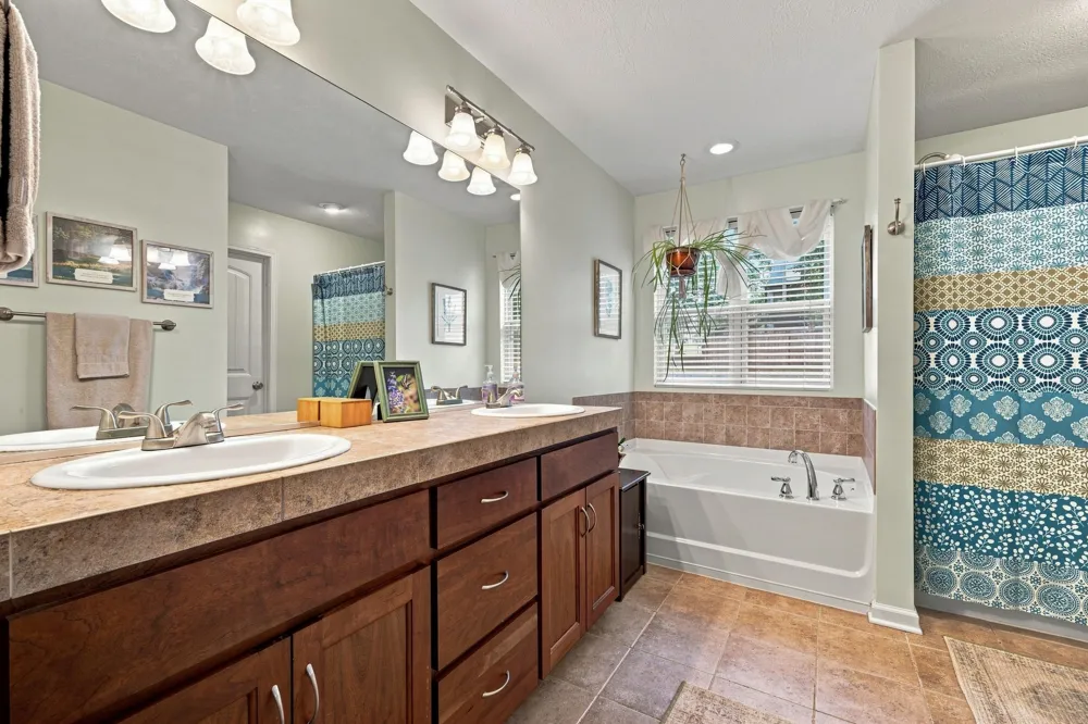 526 Aubrey Ln Burns, TN 37029