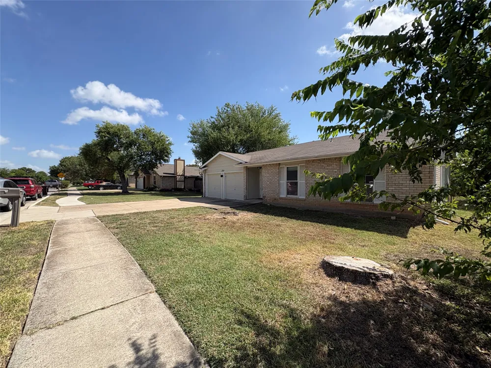 1709 W Mesa Park Drive Round Rock, TX 78664