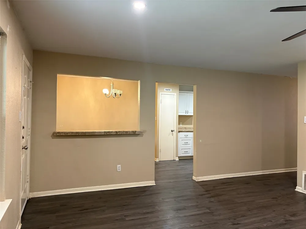 1709 W Mesa Park Drive Round Rock, TX 78664