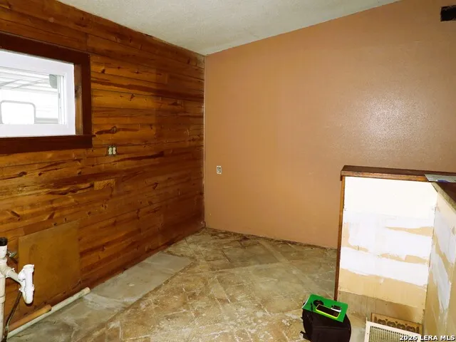 162 Water View Drive Lakehills, TX 78063