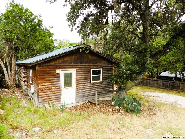 162 Water View Drive Lakehills, TX 78063