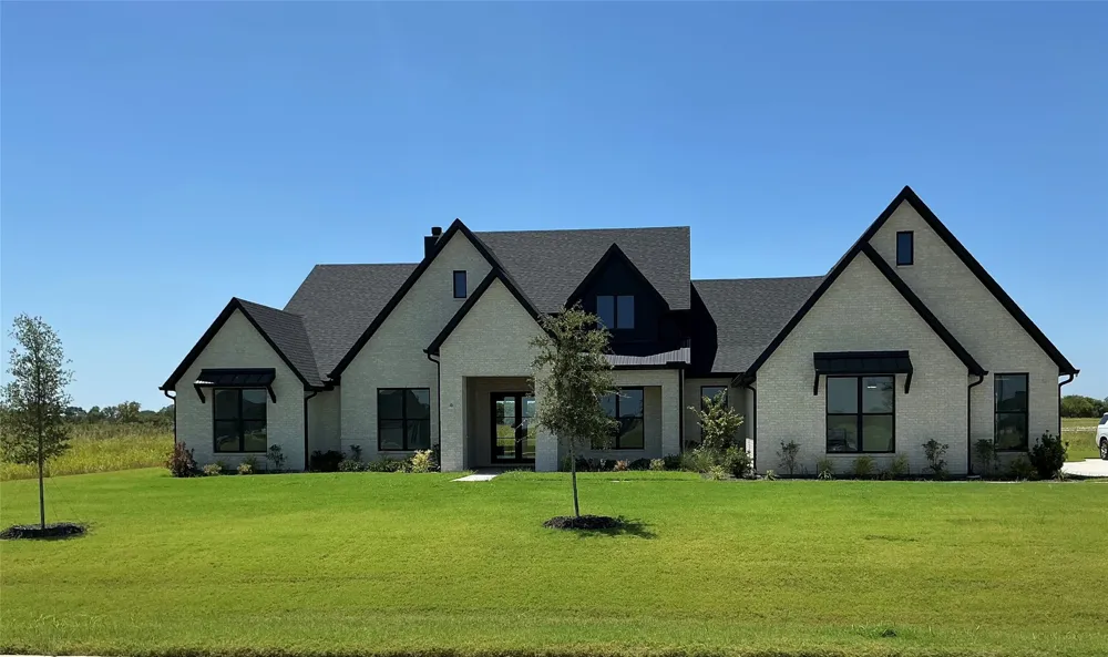 132 Devi Drive Waxahachie, TX 75165