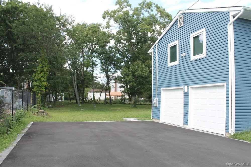 529 Spur Drive Bay Shore, NY 11706