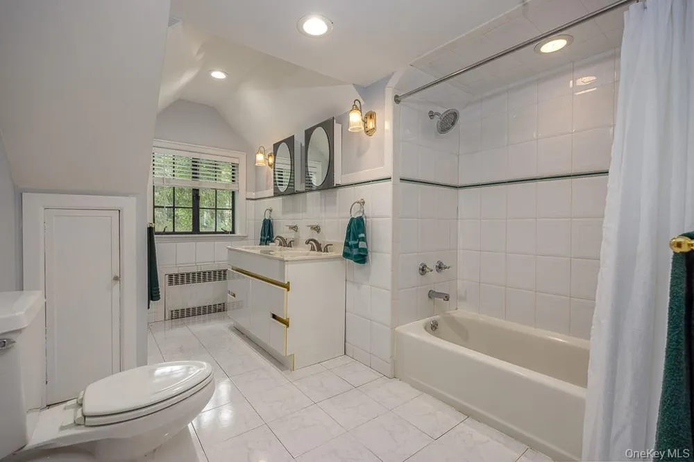 75 Van Houten Fields West Nyack, NY 10994