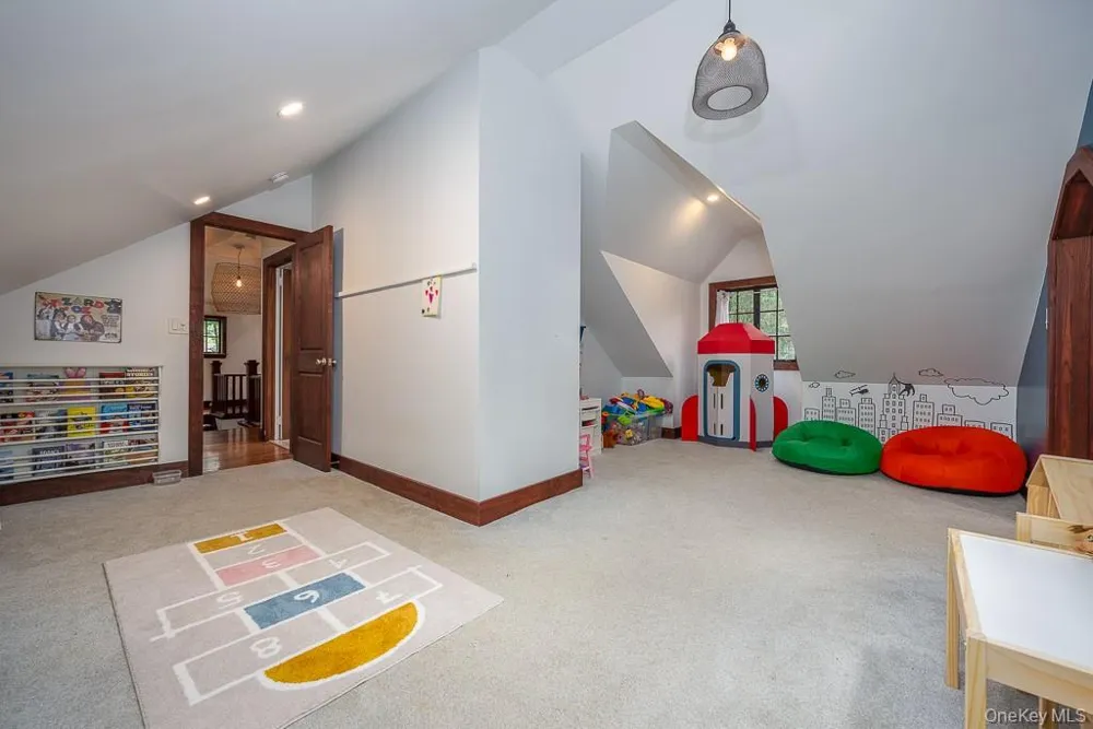75 Van Houten Fields West Nyack, NY 10994