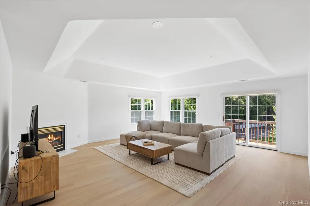 79 Lakebridge Drive S Kings Park, NY 11754