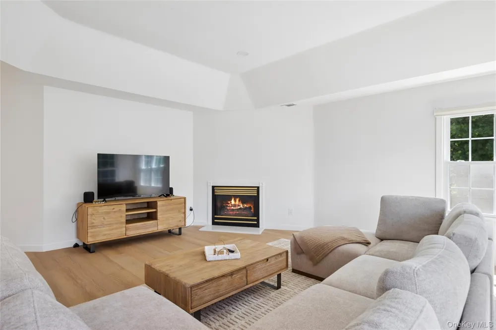 79 Lakebridge Drive S Kings Park, NY 11754