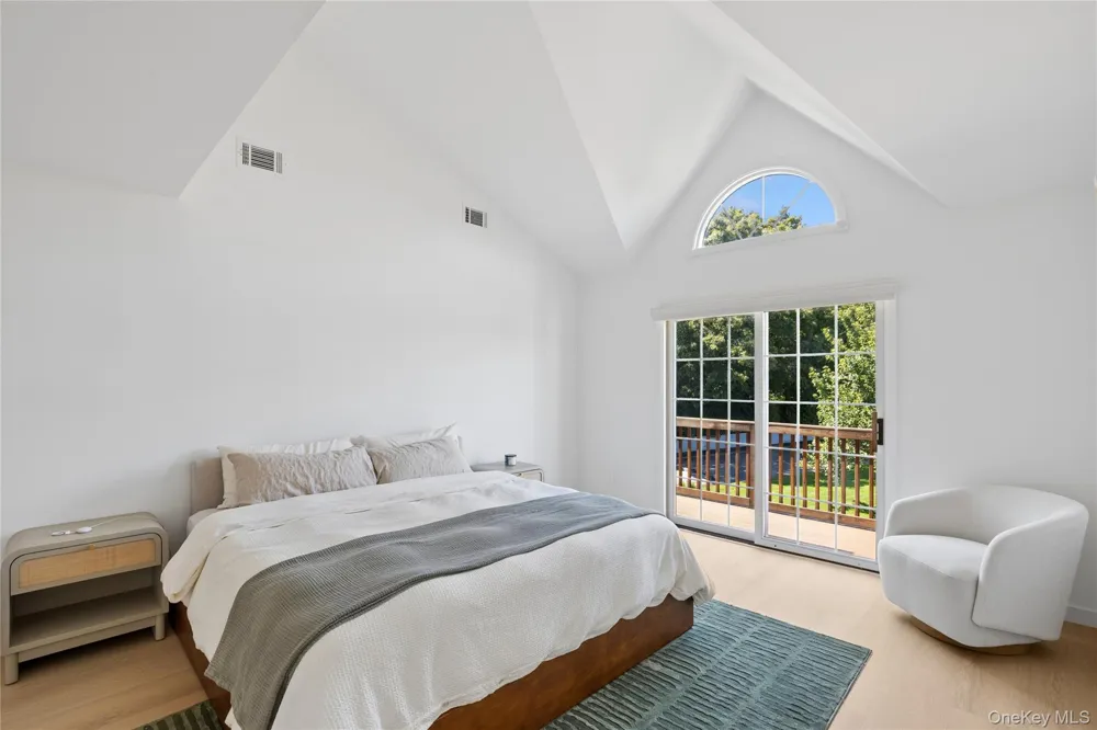 79 Lakebridge Drive S Kings Park, NY 11754