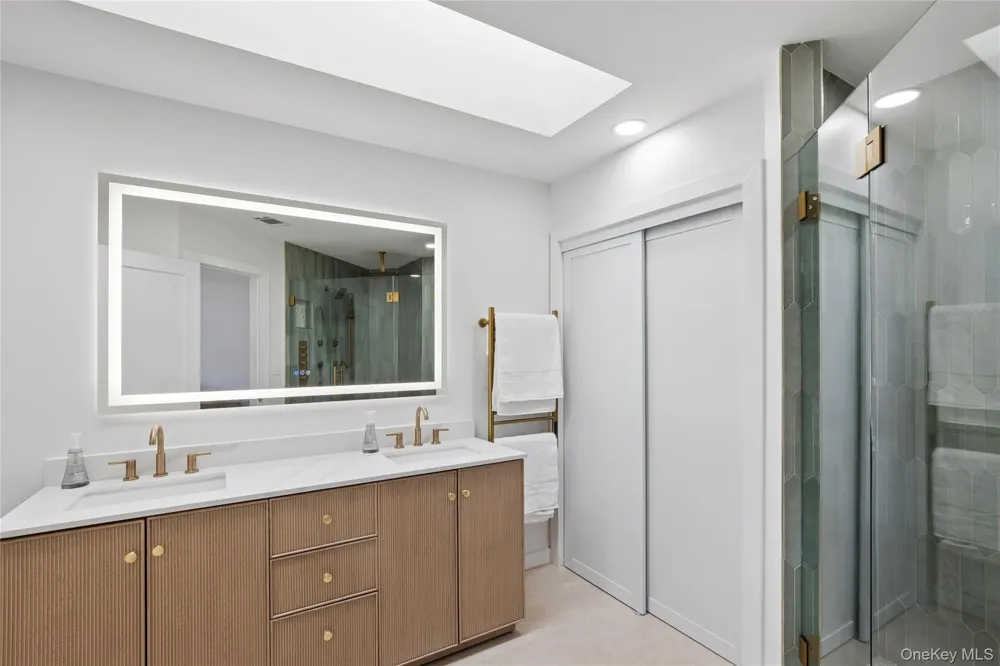 79 Lakebridge Drive S Kings Park, NY 11754