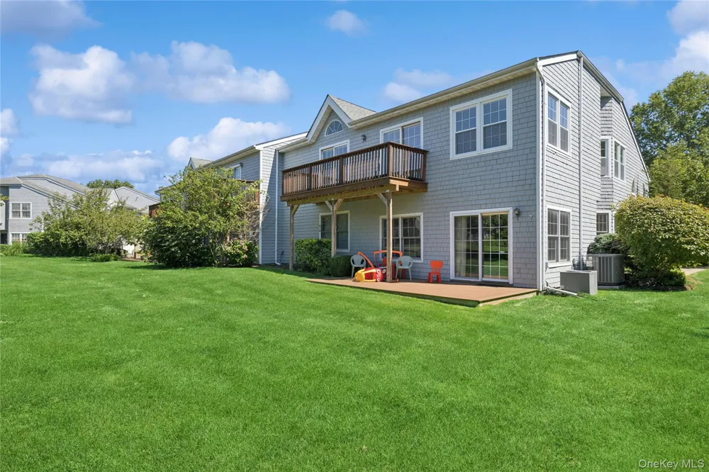 79 Lakebridge Drive S Kings Park, NY 11754