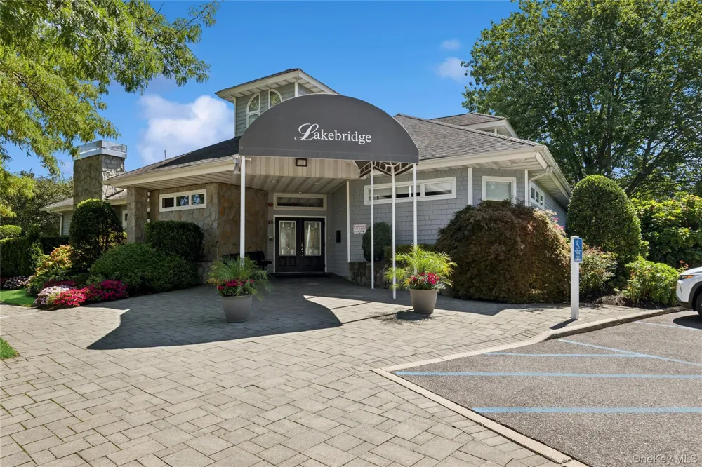 79 Lakebridge Drive S Kings Park, NY 11754