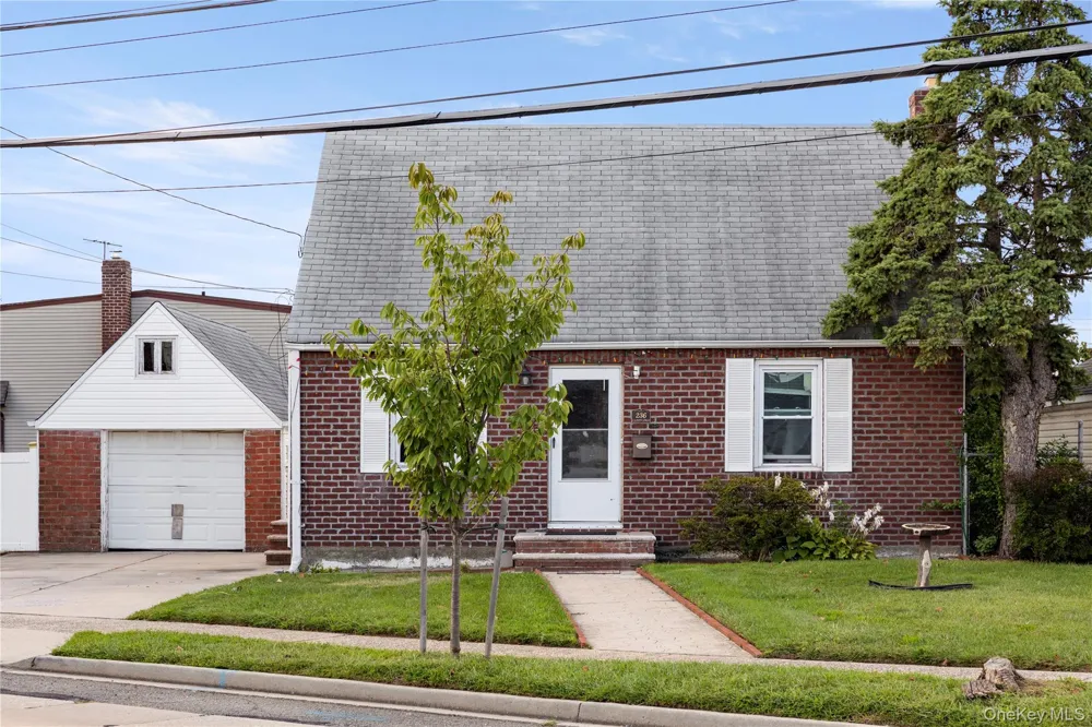 236 Dogwood Avenue Franklin Square, NY 11010