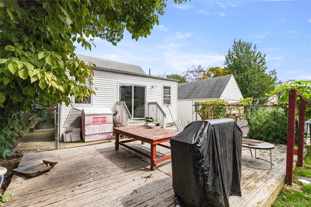 236 Dogwood Avenue Franklin Square, NY 11010