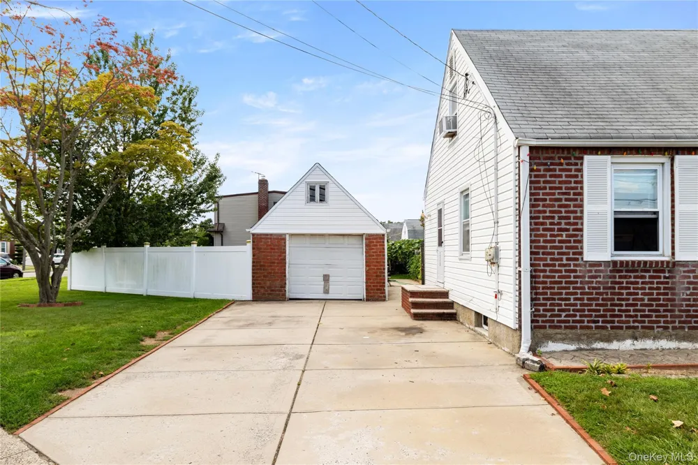 236 Dogwood Avenue Franklin Square, NY 11010